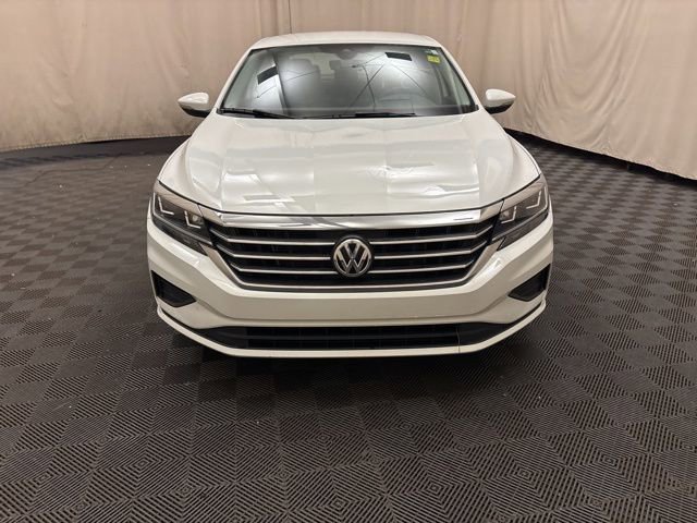 Used 2020 Volkswagen Passat 2.0T SE FWD image 2
