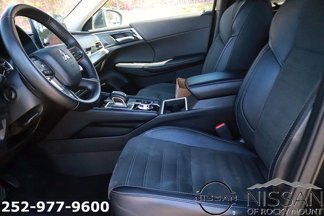 Used 2024 Mitsubishi Outlander SE image 13