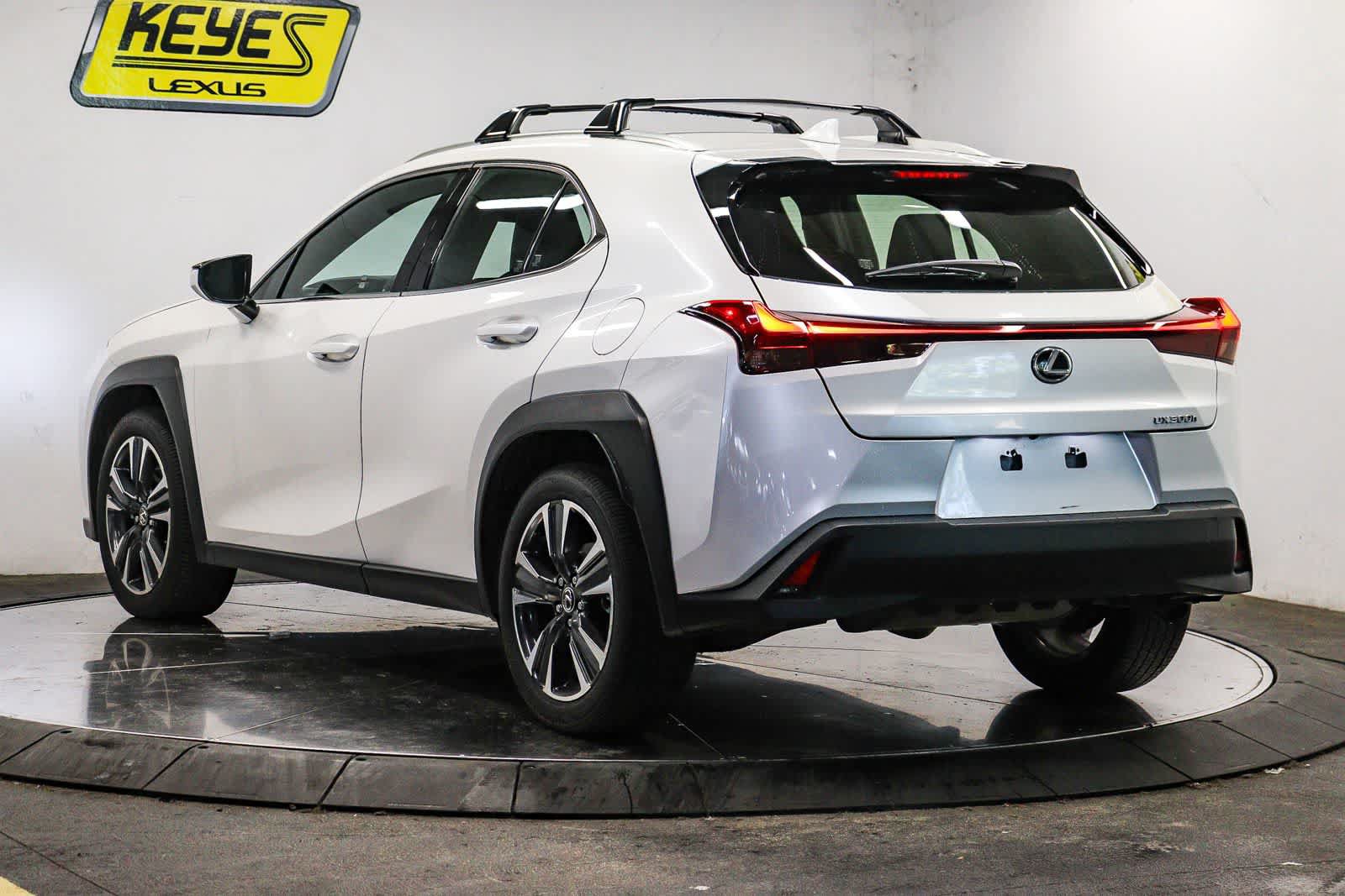 Certified 2025 Lexus UX 300h FWD w/ Accessory Package (Z2) image 2