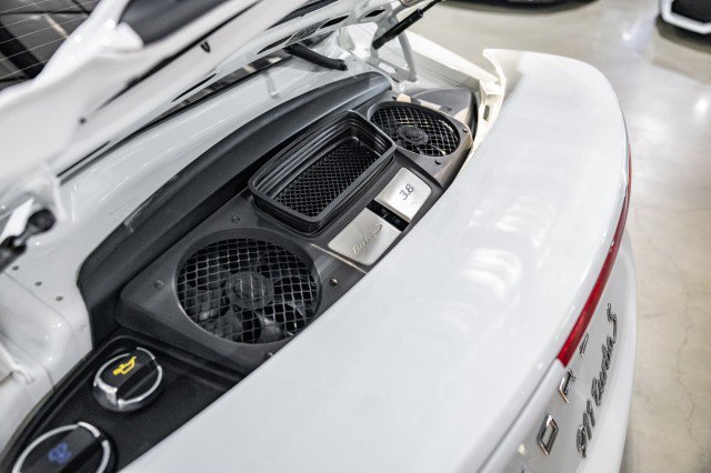 Used 2015 Porsche 911 Turbo S image 12