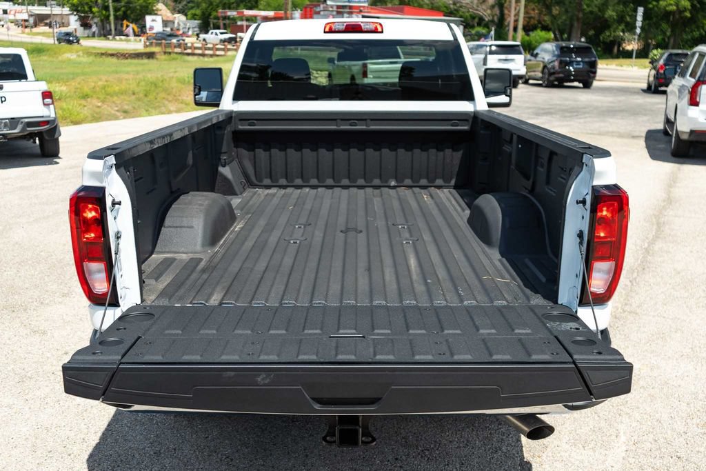 Used 2026 GMC Sierra 2500 Pro AWD/4WD image 9