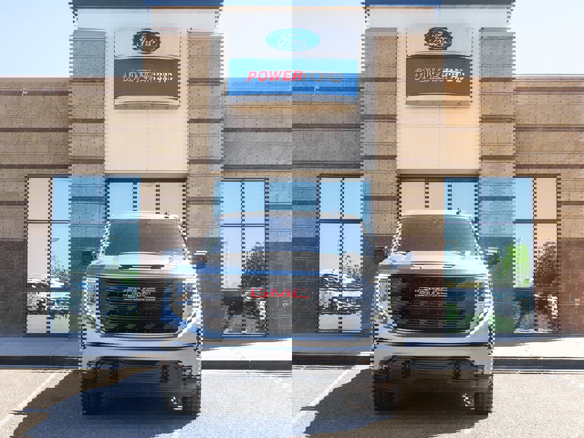 Used 2025 GMC Sierra 1500 Elevation w/ Preferred Package AWD/4WD image 3