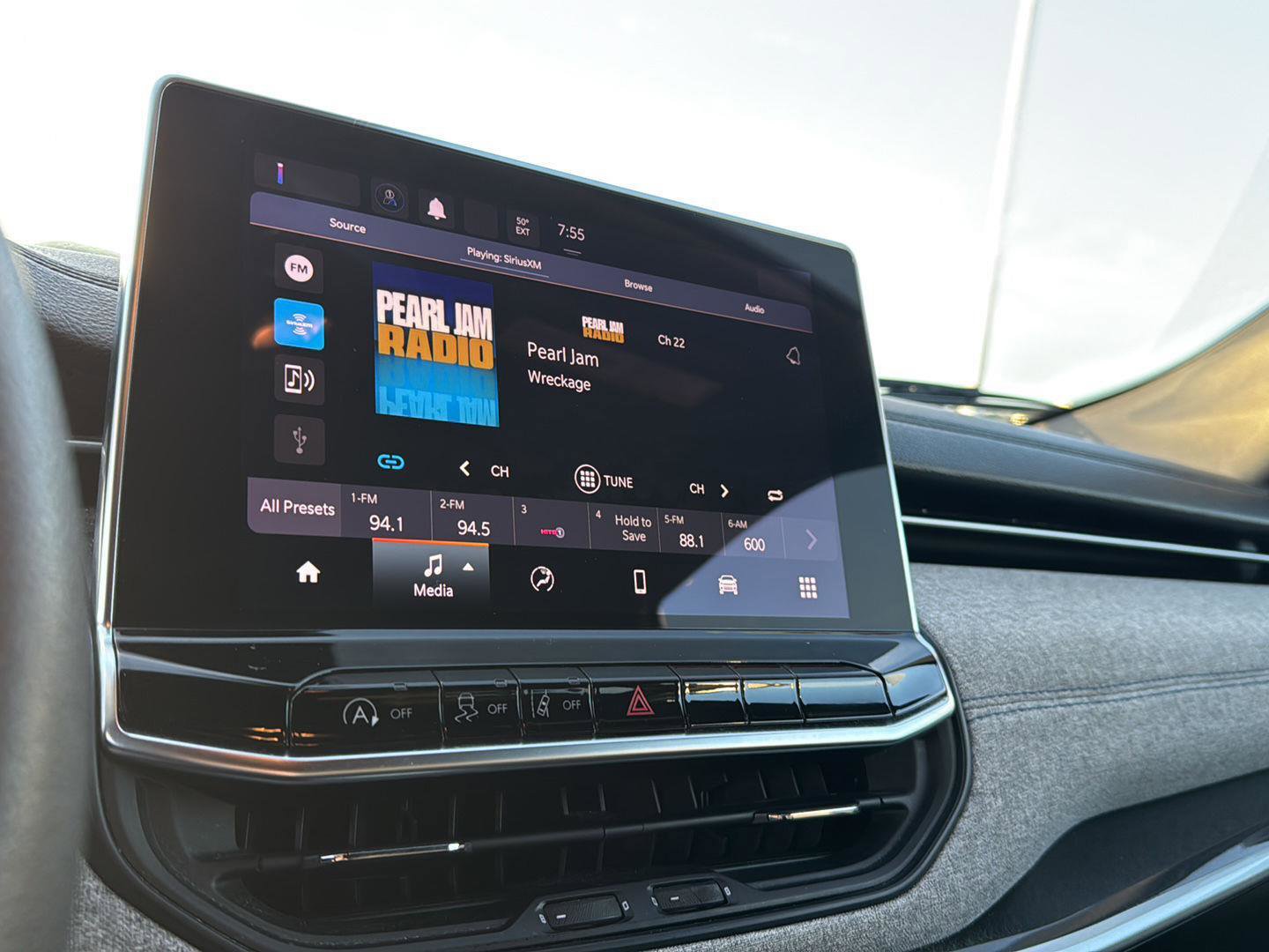 Used 2023 Jeep Compass Sport image 21