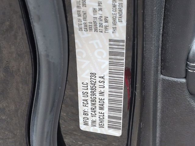 Certified 2024 Jeep Grand Cherokee L Limited w/ Luxury Tech Group II image 35