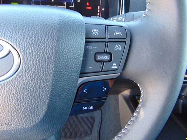Used 2025 Toyota Camry SE image 17