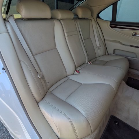 Used 2015 Lexus LS 460 w/ Comfort Package image 20