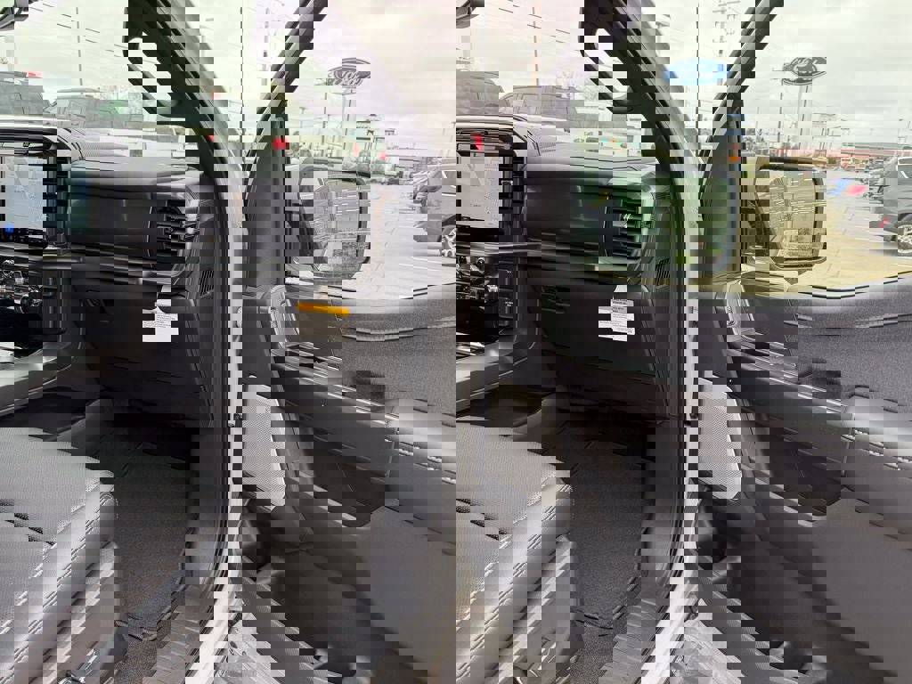 New 2026 Ford F150 Lariat w/ Equipment Group 502A High image 17