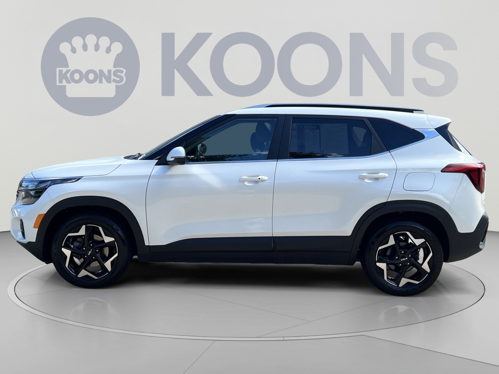 Used 2024 Kia Seltos EX FWD image 2