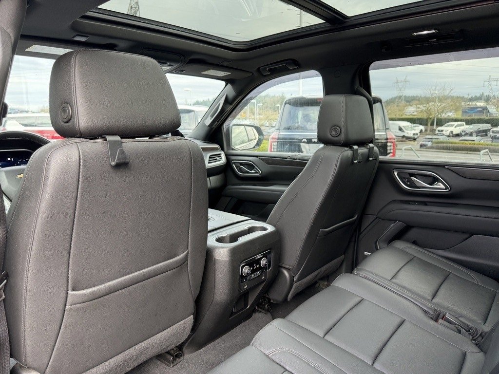 Used 2022 Chevrolet Suburban LT w/ LT Signature Package image 31