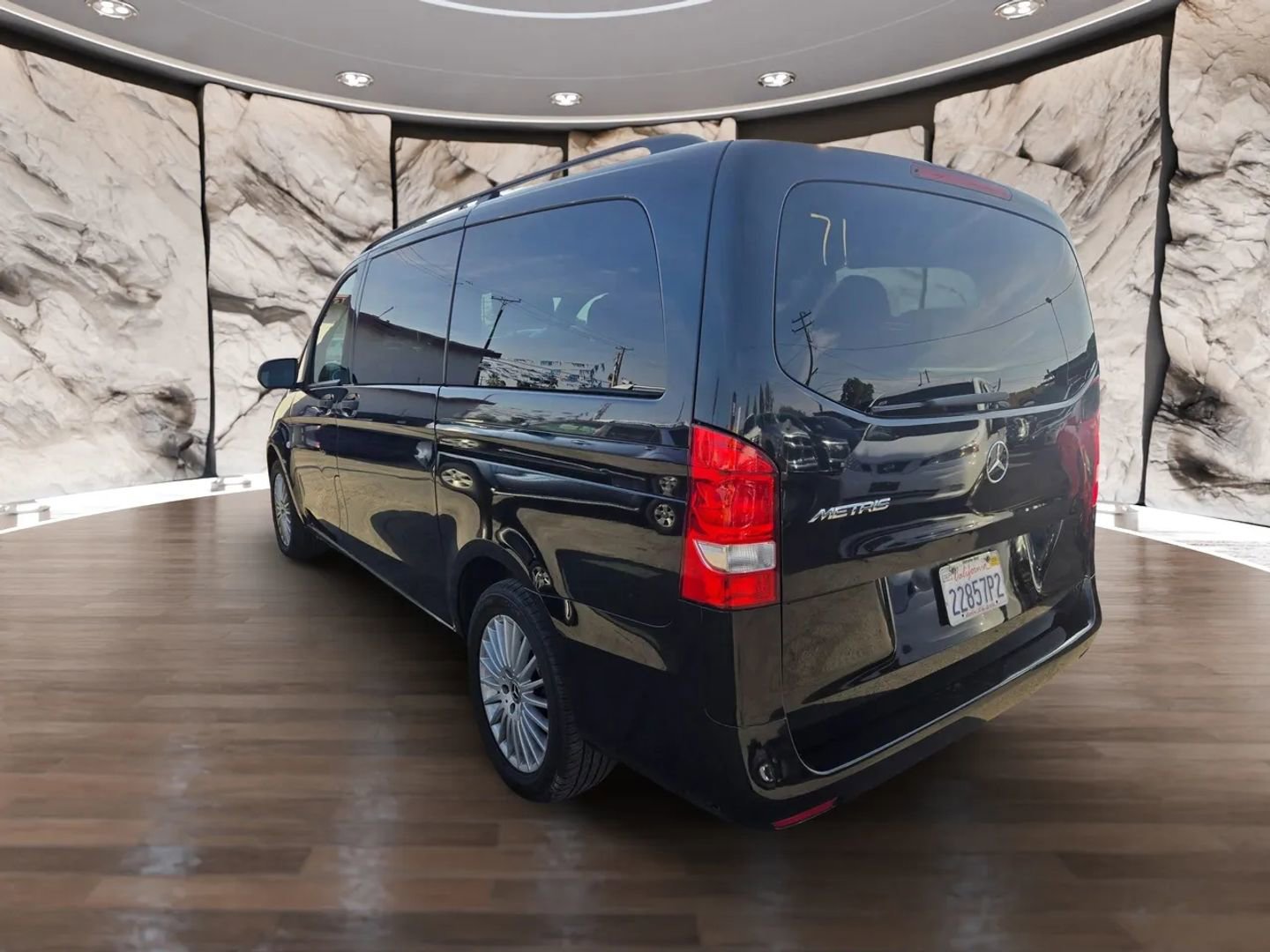 Used 2018 Mercedes-Benz Metris Passenger image 8