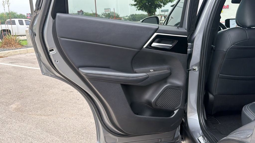 Used 2024 Mitsubishi Outlander SE FWD image 33