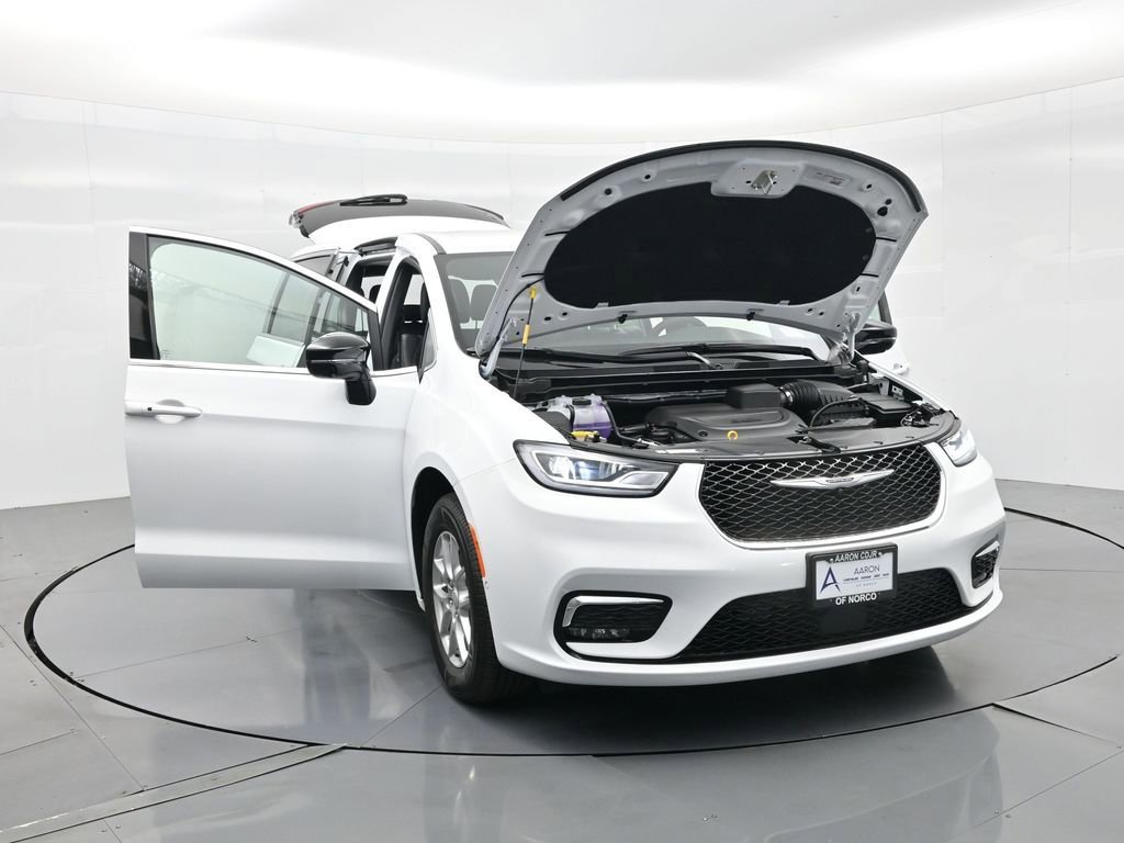 New 2026 Chrysler Pacifica Select image 28