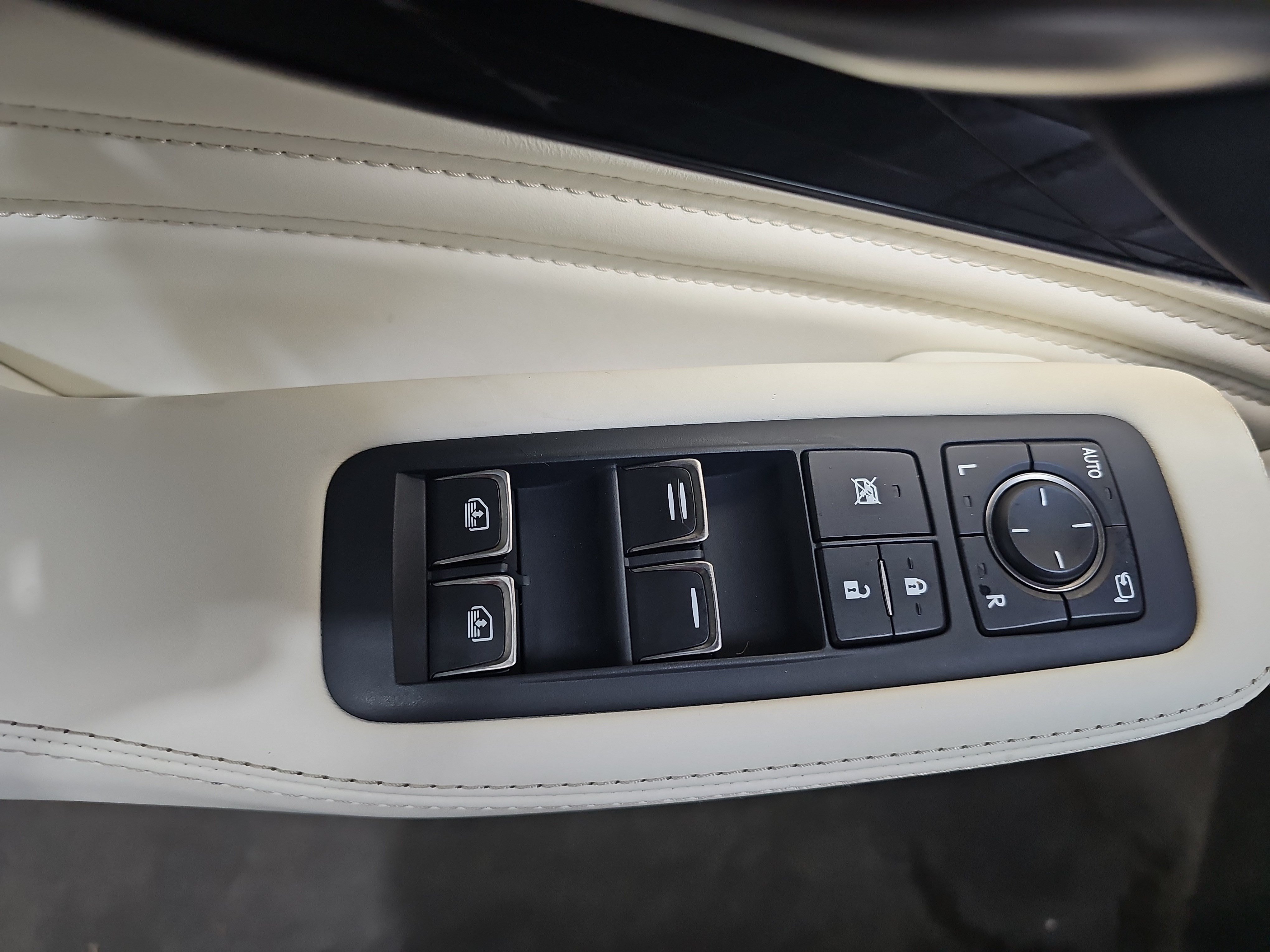 Used 2022 Lexus LS 500 RWD image 28