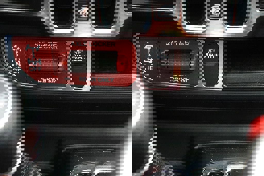 Used 2024 Jeep Wrangler Unlimited image 25