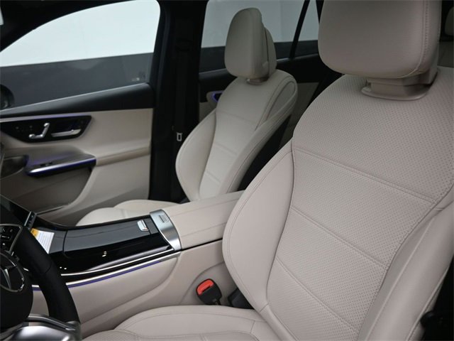 New 2025 Mercedes-Benz GLC 300 image 33