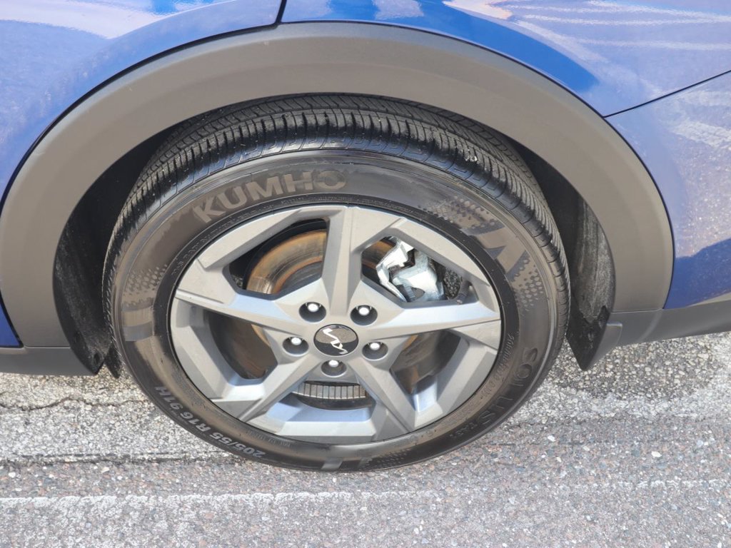 Used 2025 Kia K4 FWD image 14