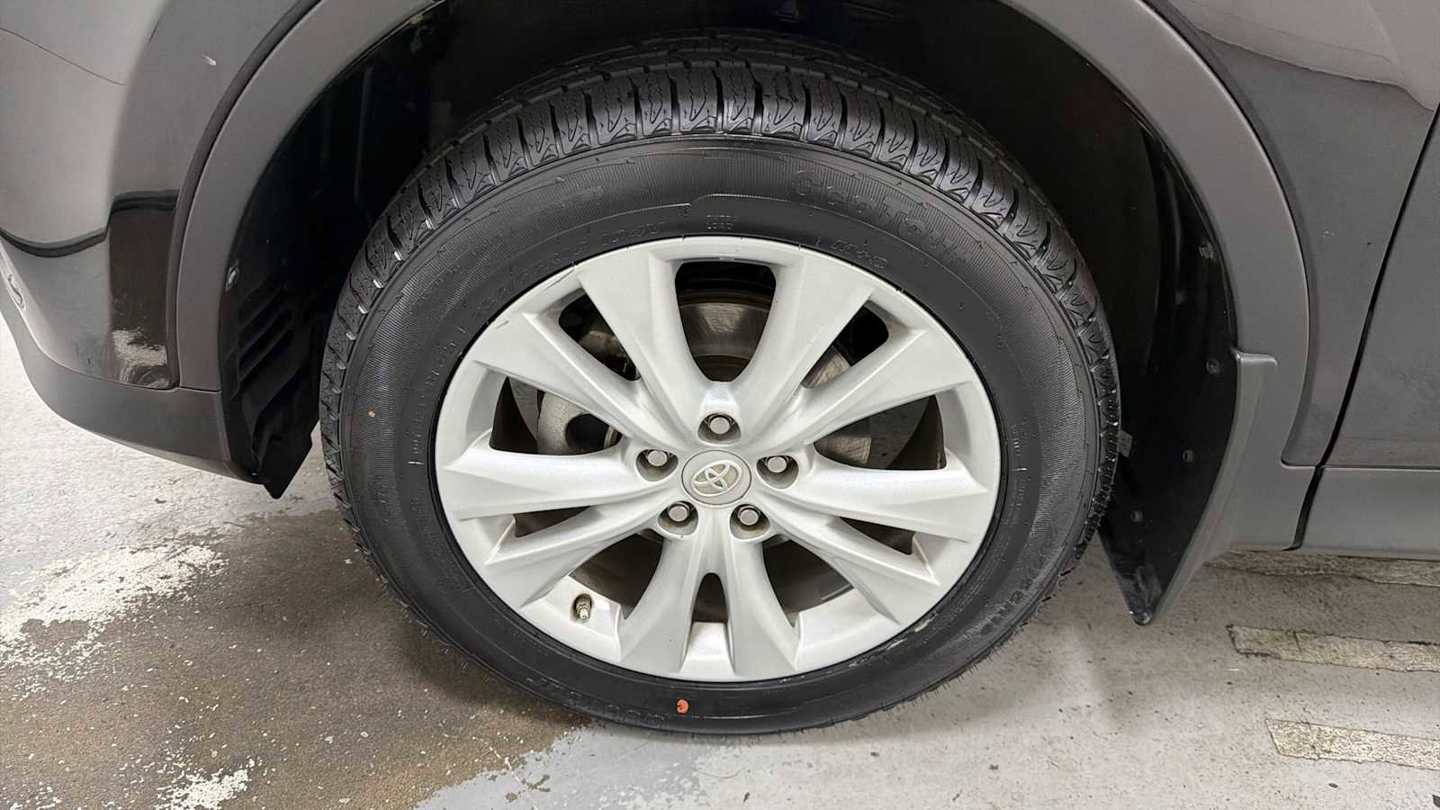 Used 2015 Toyota RAV4 Limited w/ Technology Package image 10