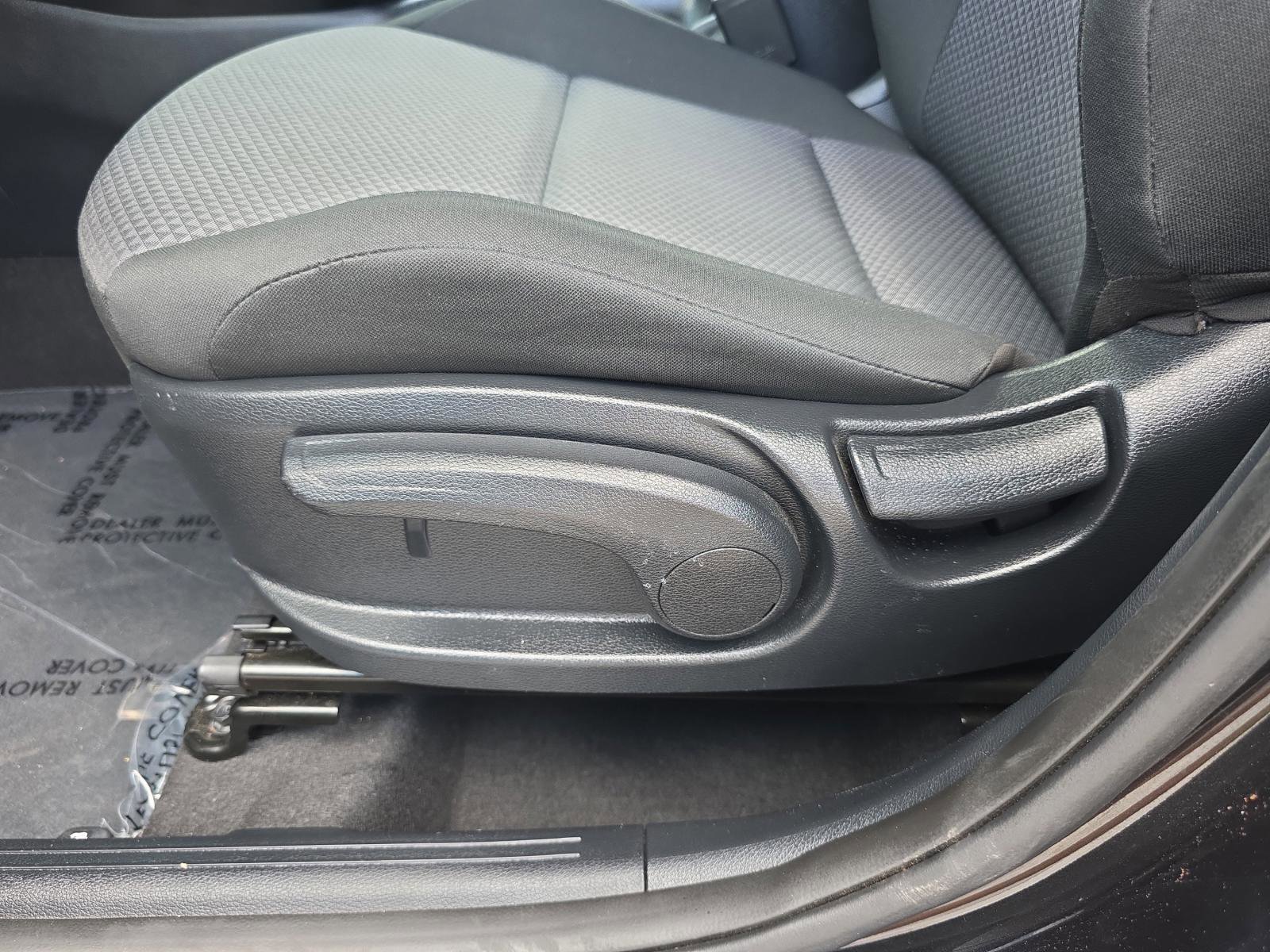 Used 2025 Kia Soul LX FWD image 20