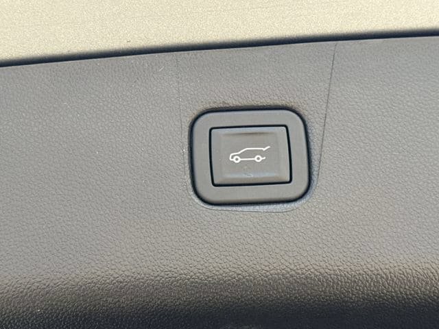 Used 2025 Chevrolet Blazer RS FWD image 35