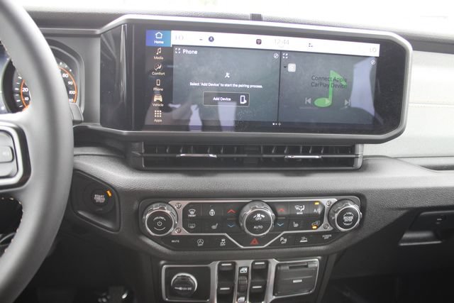 Used 2024 Jeep Wrangler Unlimited Sport AWD/4WD image 4