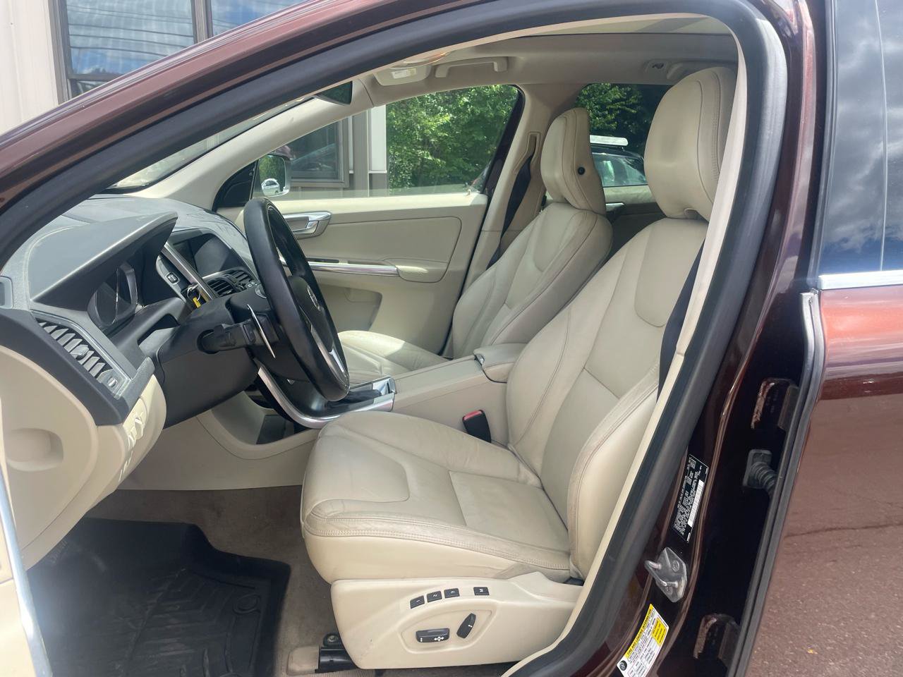 Used 2014 Volvo XC60 T6 AWD/4WD image 11