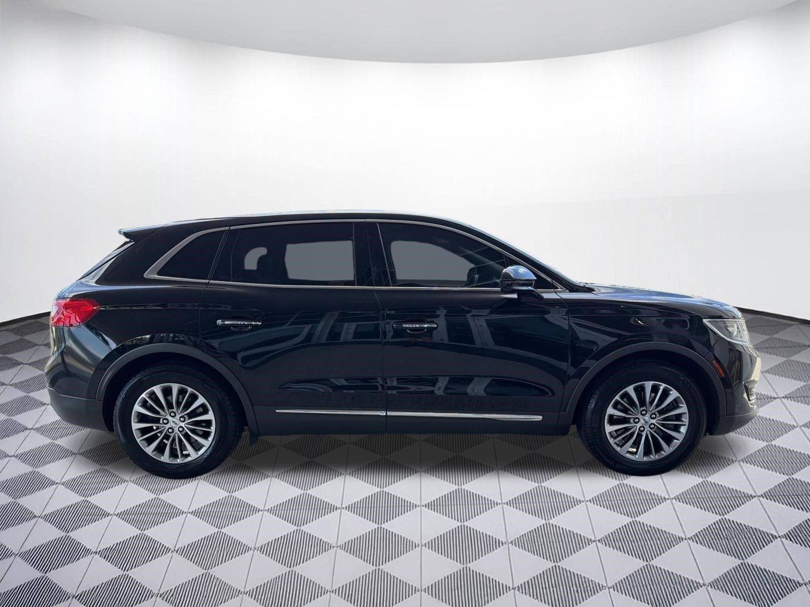 Used 2016 Lincoln MKX Select w/ Select Plus Package FWD image 8