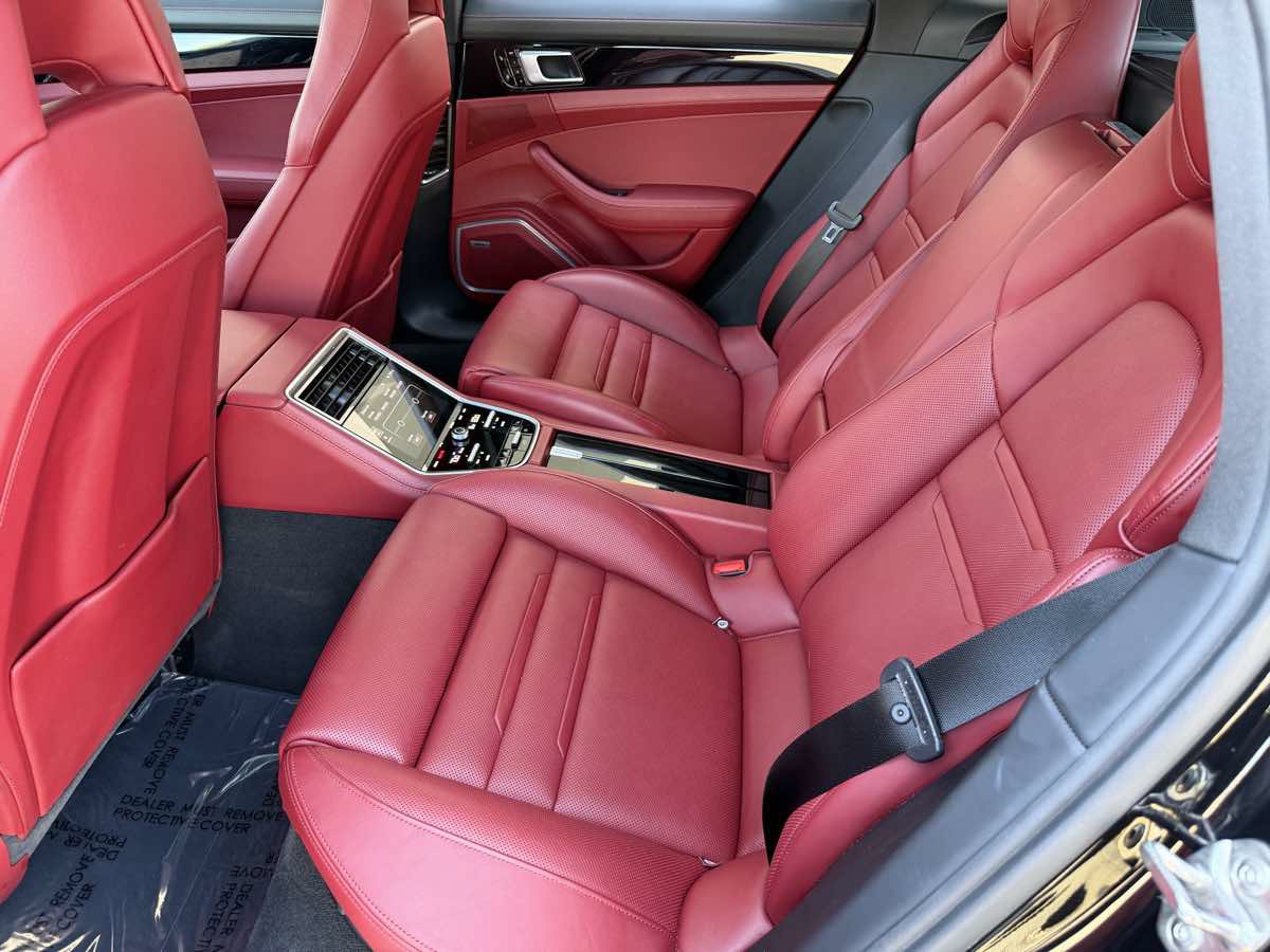 Used 2018 Porsche Panamera image 19