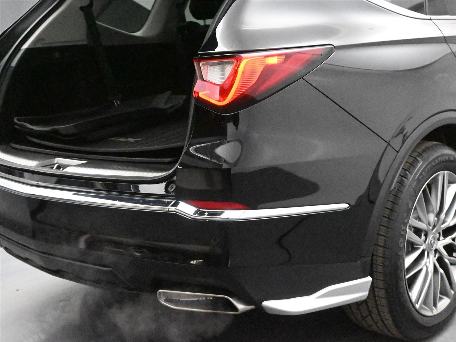 Certified 2024 Acura MDX SH-AWD w/ Advance Package image 11