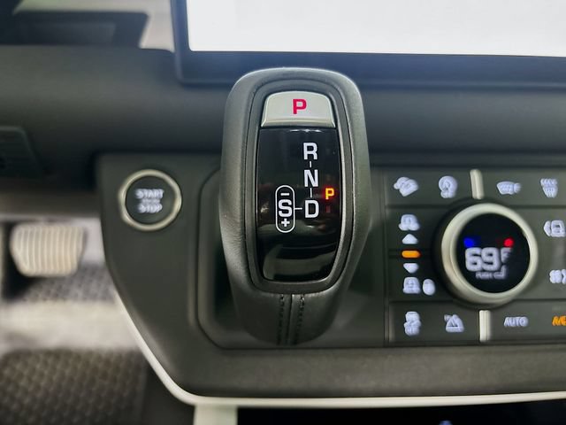 New 2025 Land Rover Defender 110 S AWD/4WD image 17