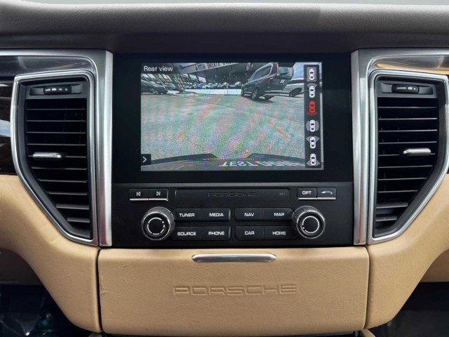 Used 2017 Porsche Macan Turbo image 31