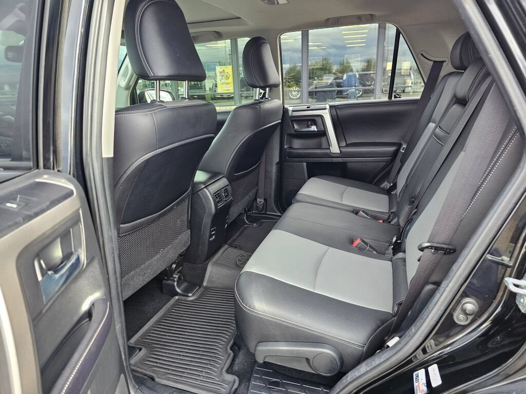 Used 2018 Toyota 4Runner SR5 Premium AWD/4WD image 16