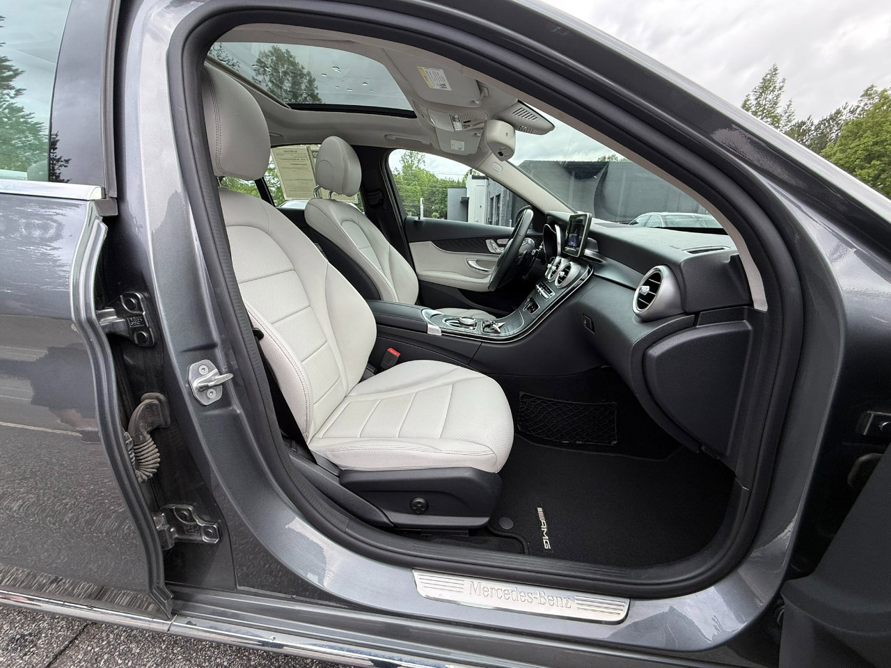Used 2017 Mercedes-Benz C 300 Sedan image 15