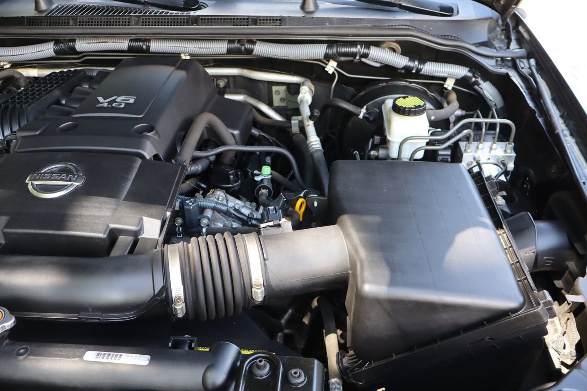 Used 2012 Nissan Frontier PRO-4X AWD/4WD image 39