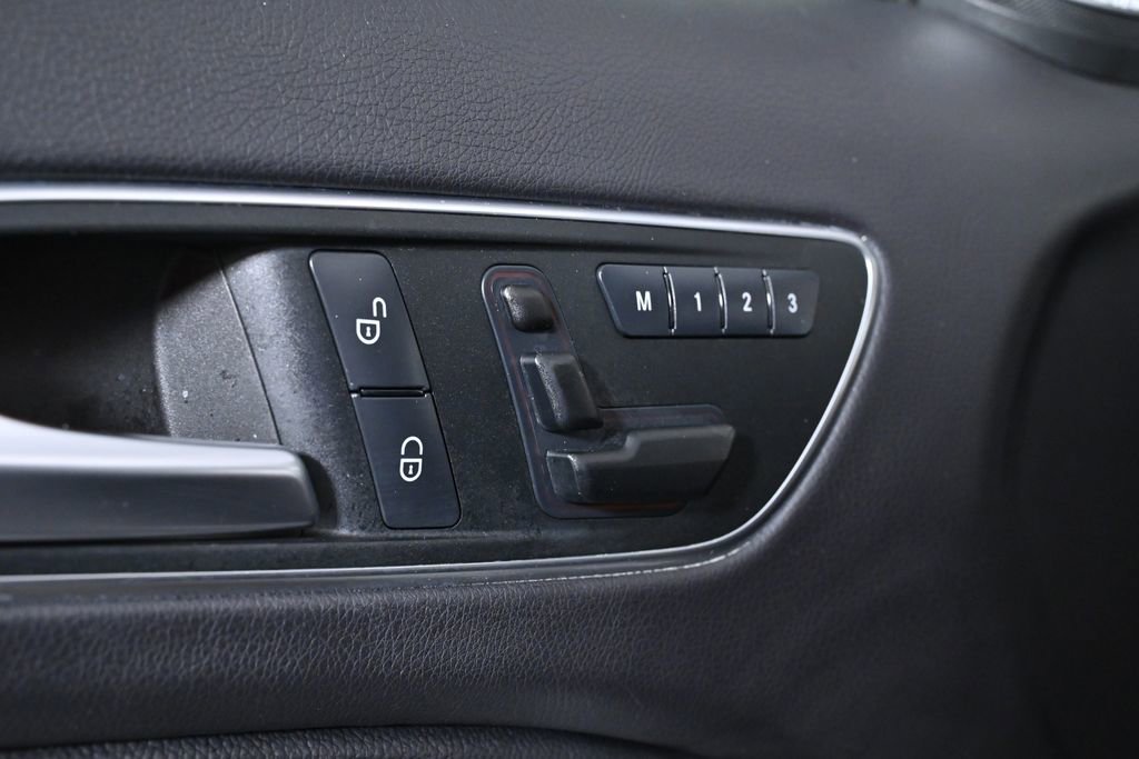 Used 2016 Mercedes-Benz GLA 250 4MATIC image 21