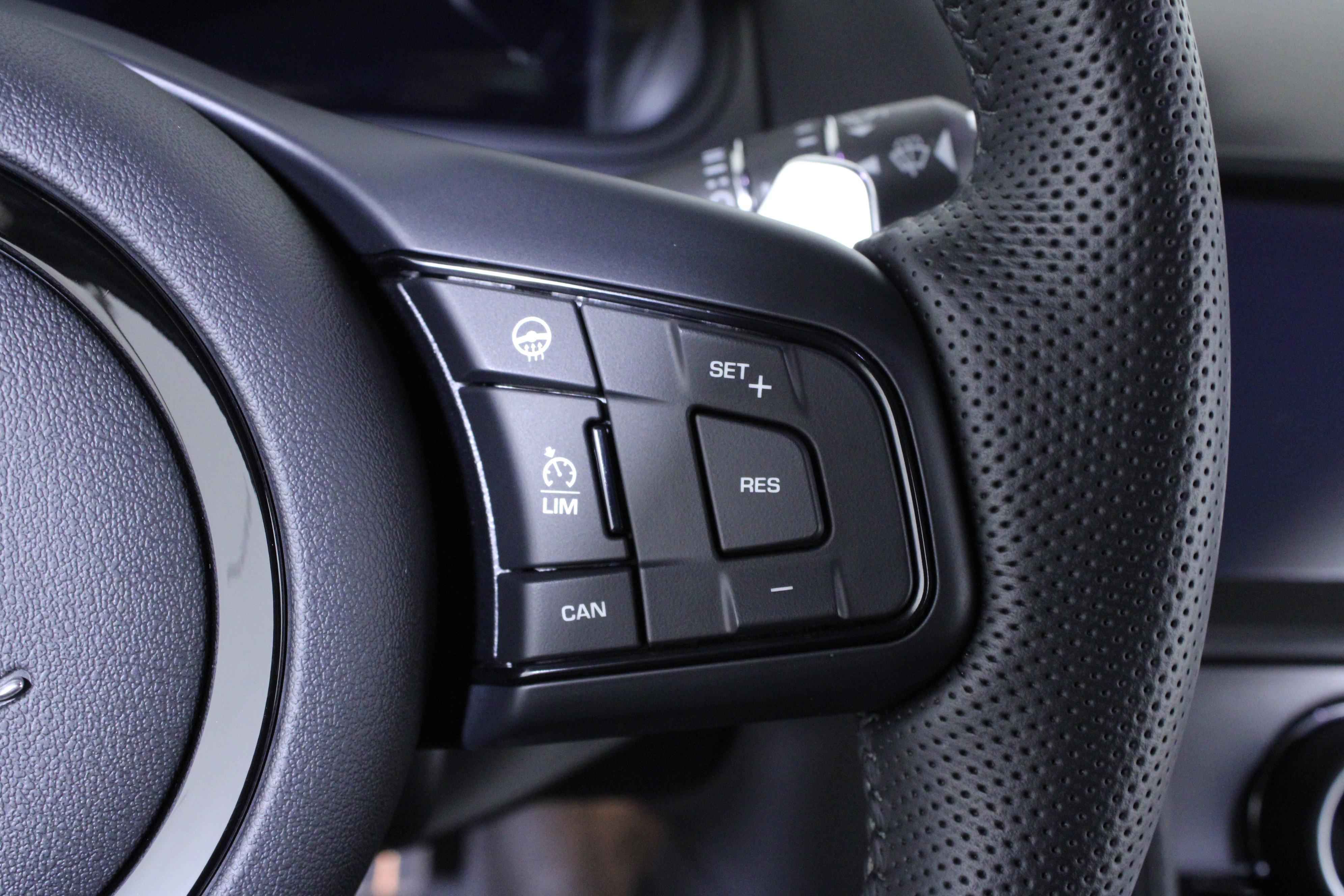 Used 2024 Jaguar F-TYPE R AWD/4WD image 20