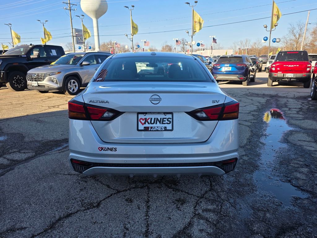 Used 2023 Nissan Altima 2.5 SV FWD image 11