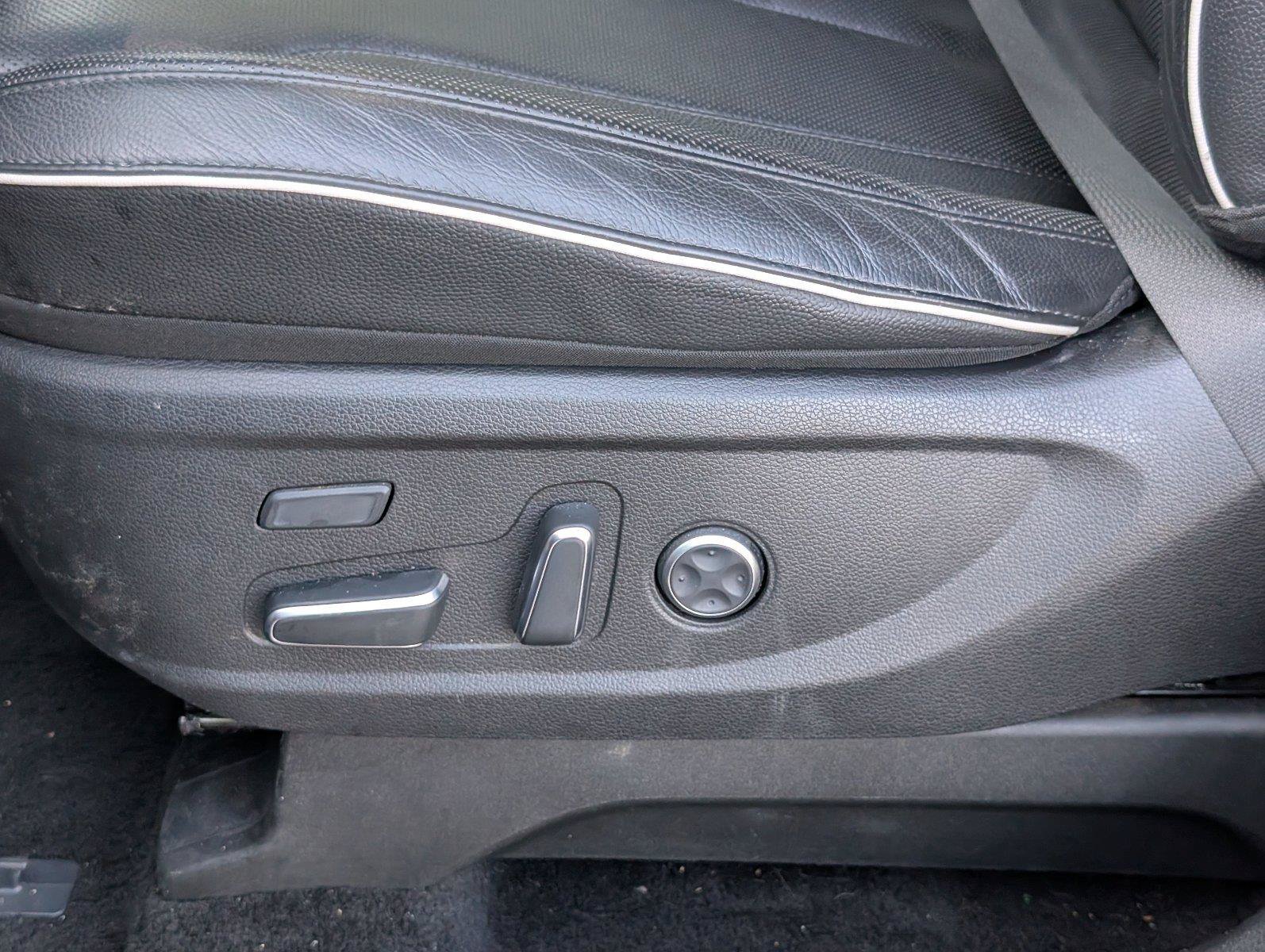 Used 2023 Hyundai Palisade Limited FWD image 18
