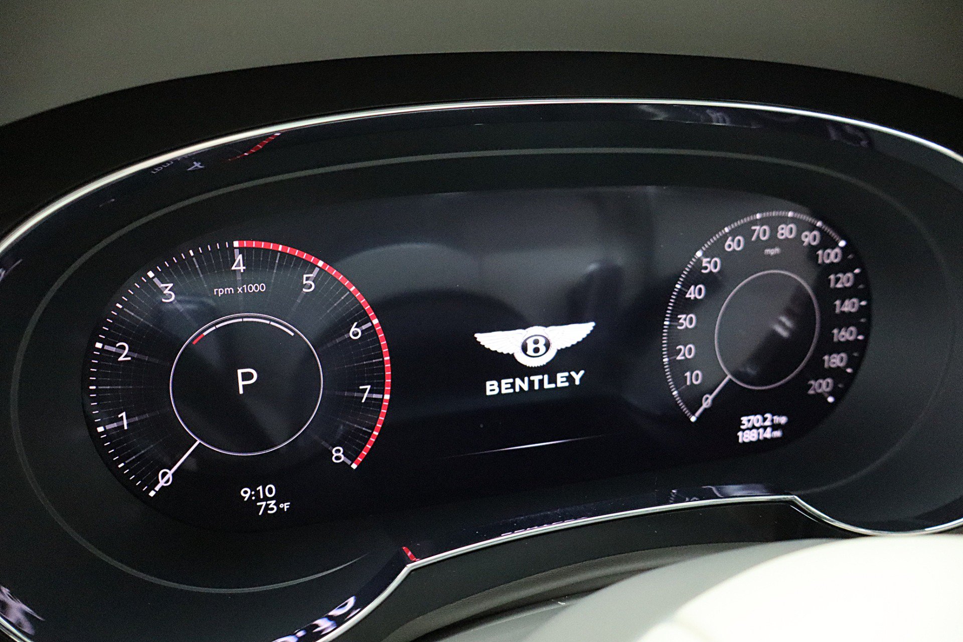 Used 2024 Bentley Bentayga Extended Wheelbase AWD/4WD image 25