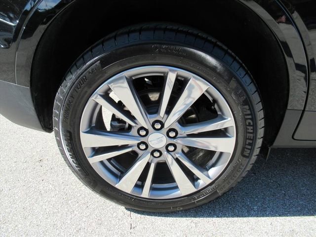 Certified 2025 Cadillac XT5 Premium Luxury FWD image 9