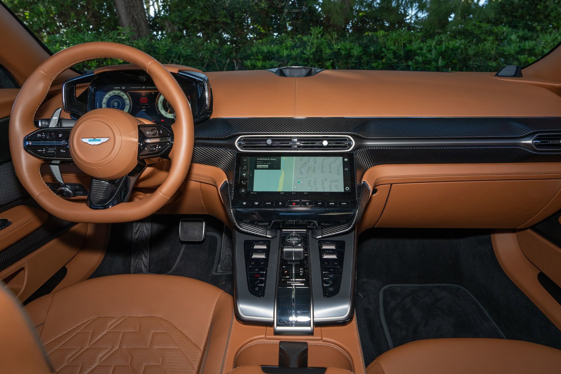 Used 2025 Aston Martin Vanquish RWD image 19