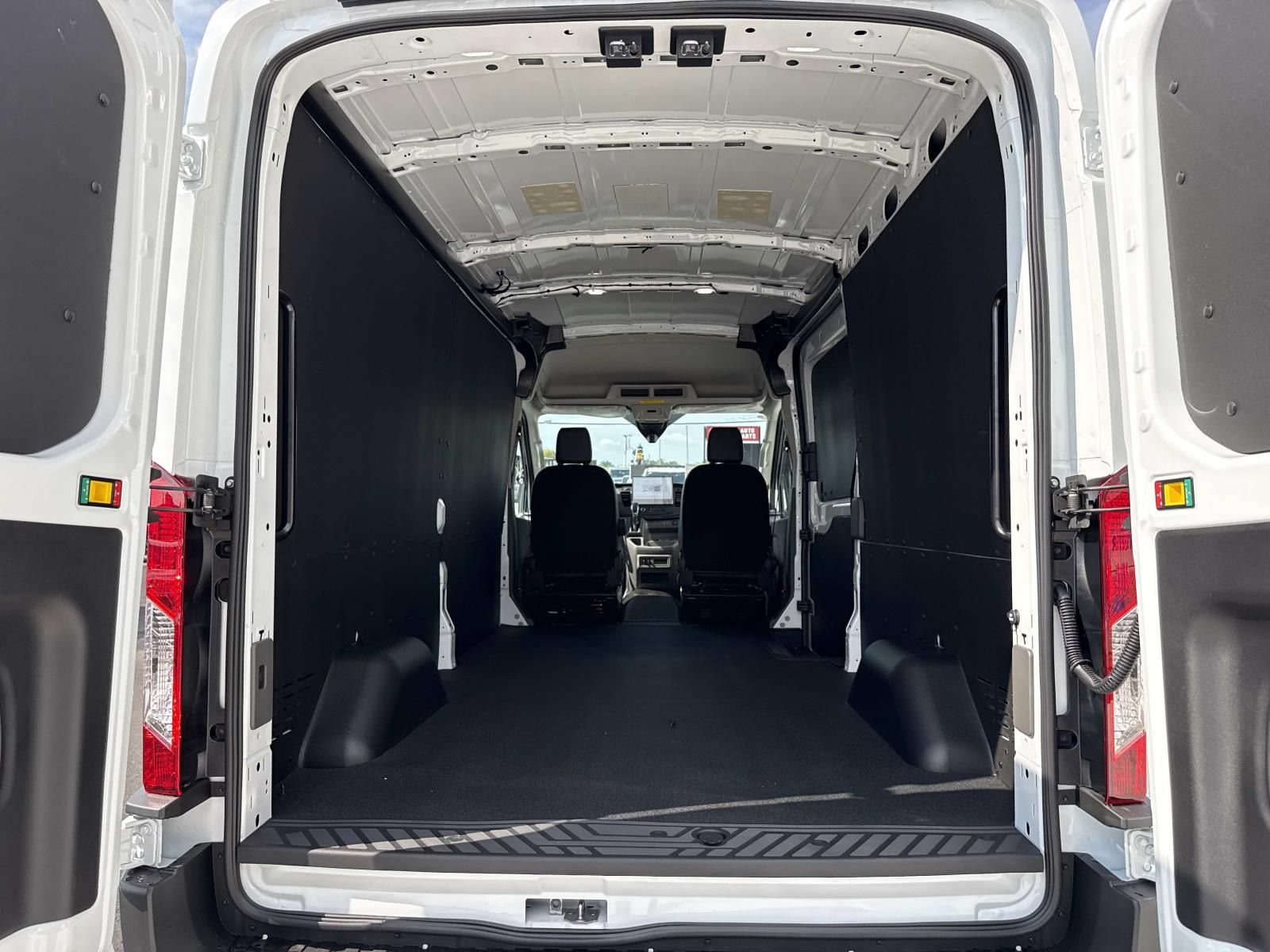 New 2026 Ford Transit 250 148 Medium Roof w/ Load Area Protection Package RWD image 12