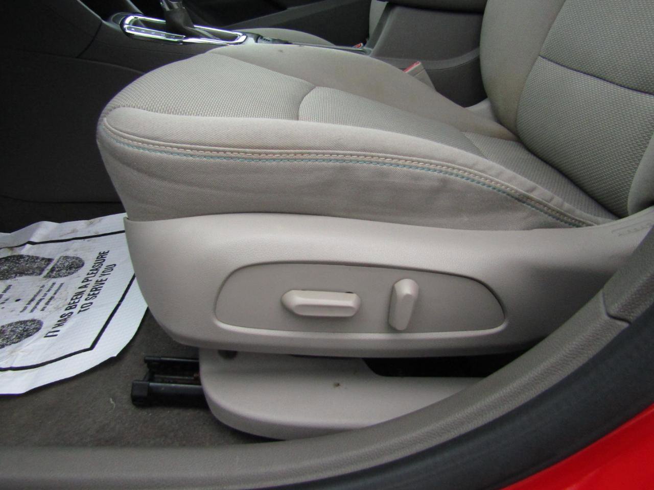 Used 2016 Chevrolet Cruze LT w/ Convenience Package image 12