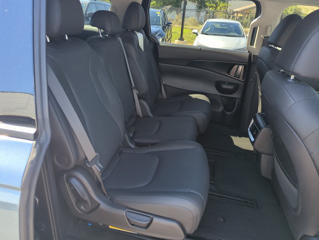 Used 2025 Kia Carnival SX Prestige FWD image 34