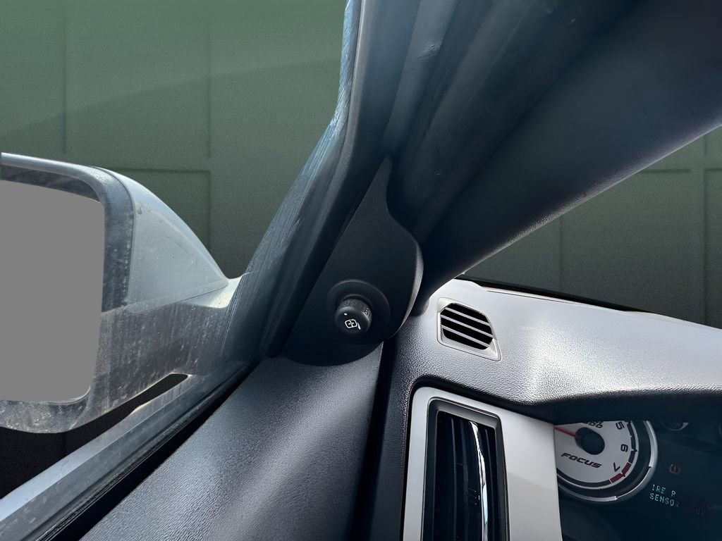 Used 2010 Ford Focus SES image 9