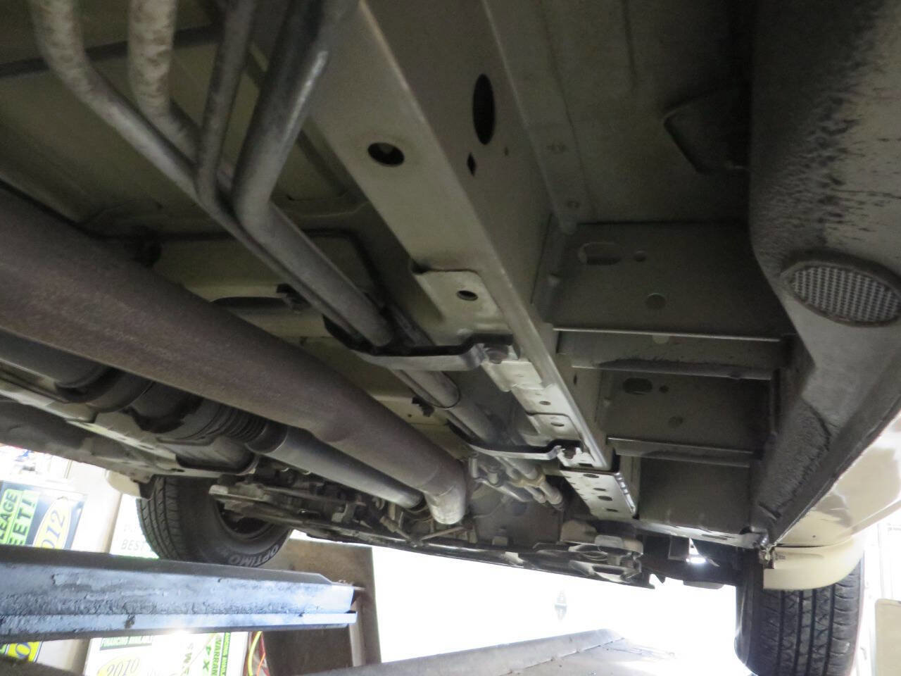 Used 2001 Chrysler Town & Country LX image 27