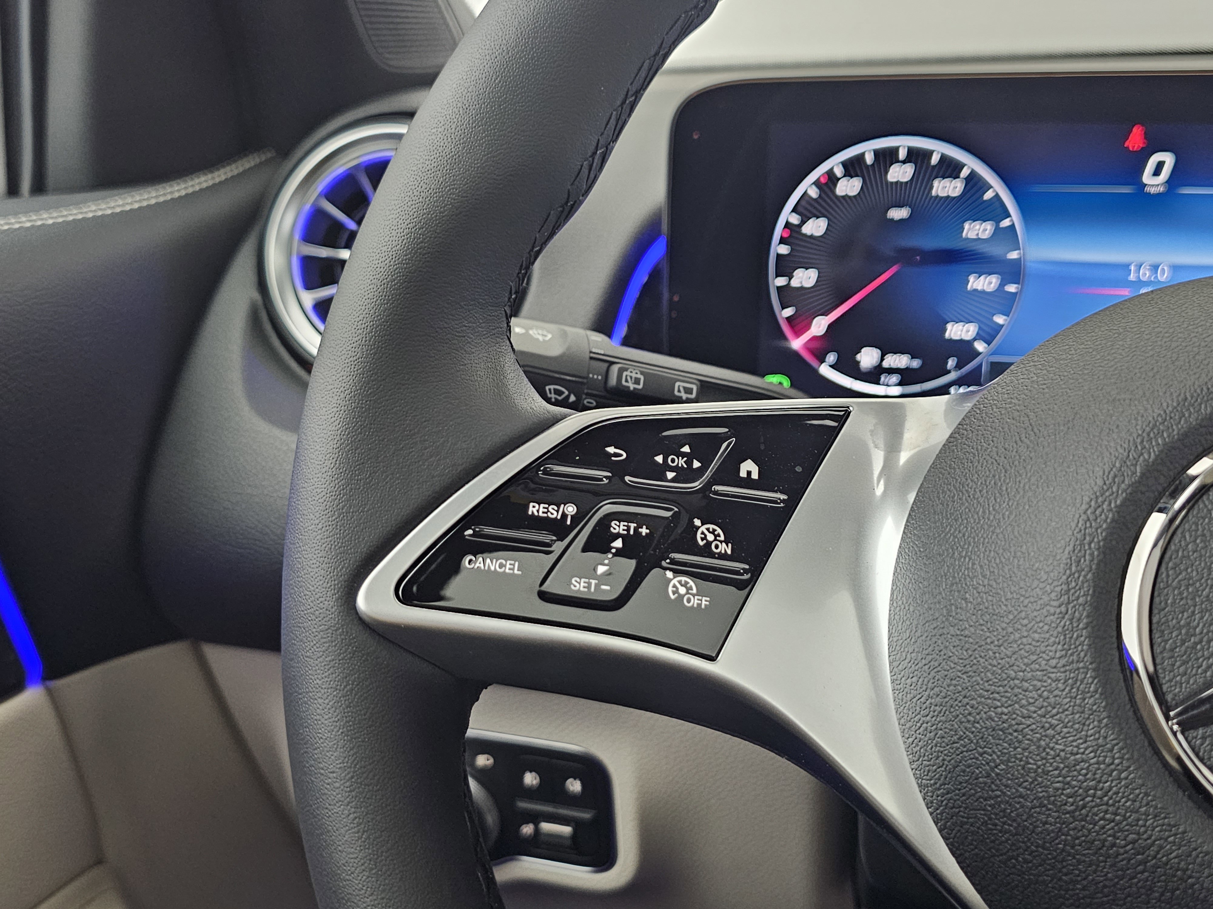 New 2026 Mercedes-Benz GLB 250 4MATIC image 43