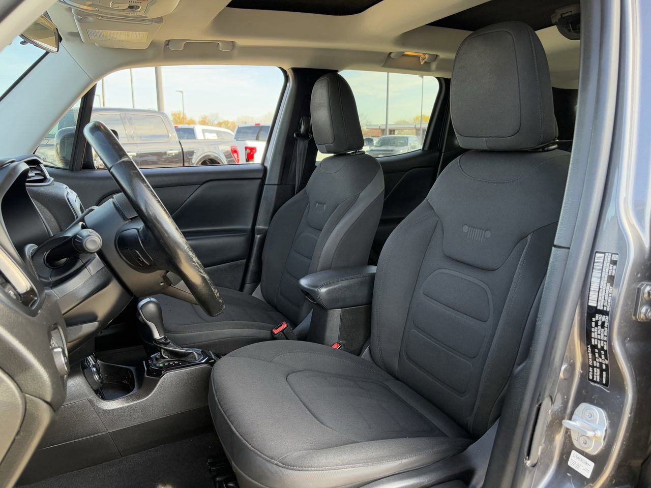 Used 2017 Jeep Renegade Altitude image 24