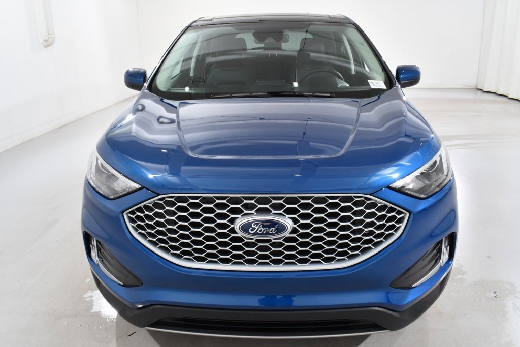 Used 2024 Ford Edge SEL w/ Convenience Package image 3