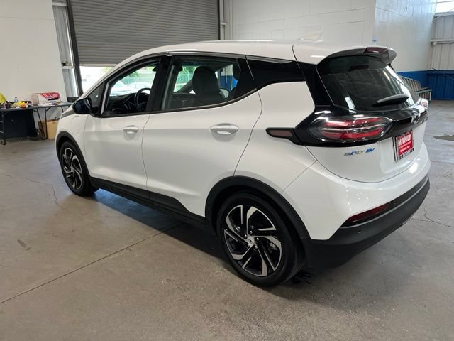 Used 2023 Chevrolet Bolt LT w/ Infotainment Package FWD image 5