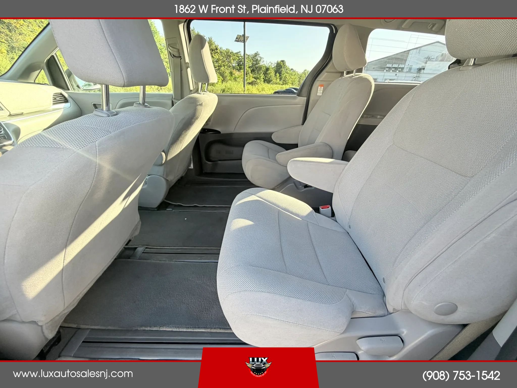 Used 2020 Toyota Sienna L FWD image 16